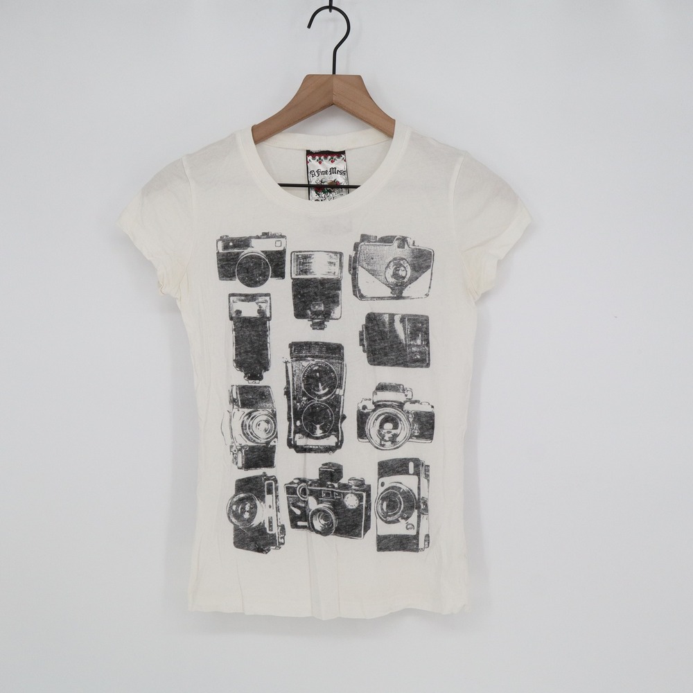 A Fine Mess T-Shirt Womens S White Vintage Camera Graphic Excellent